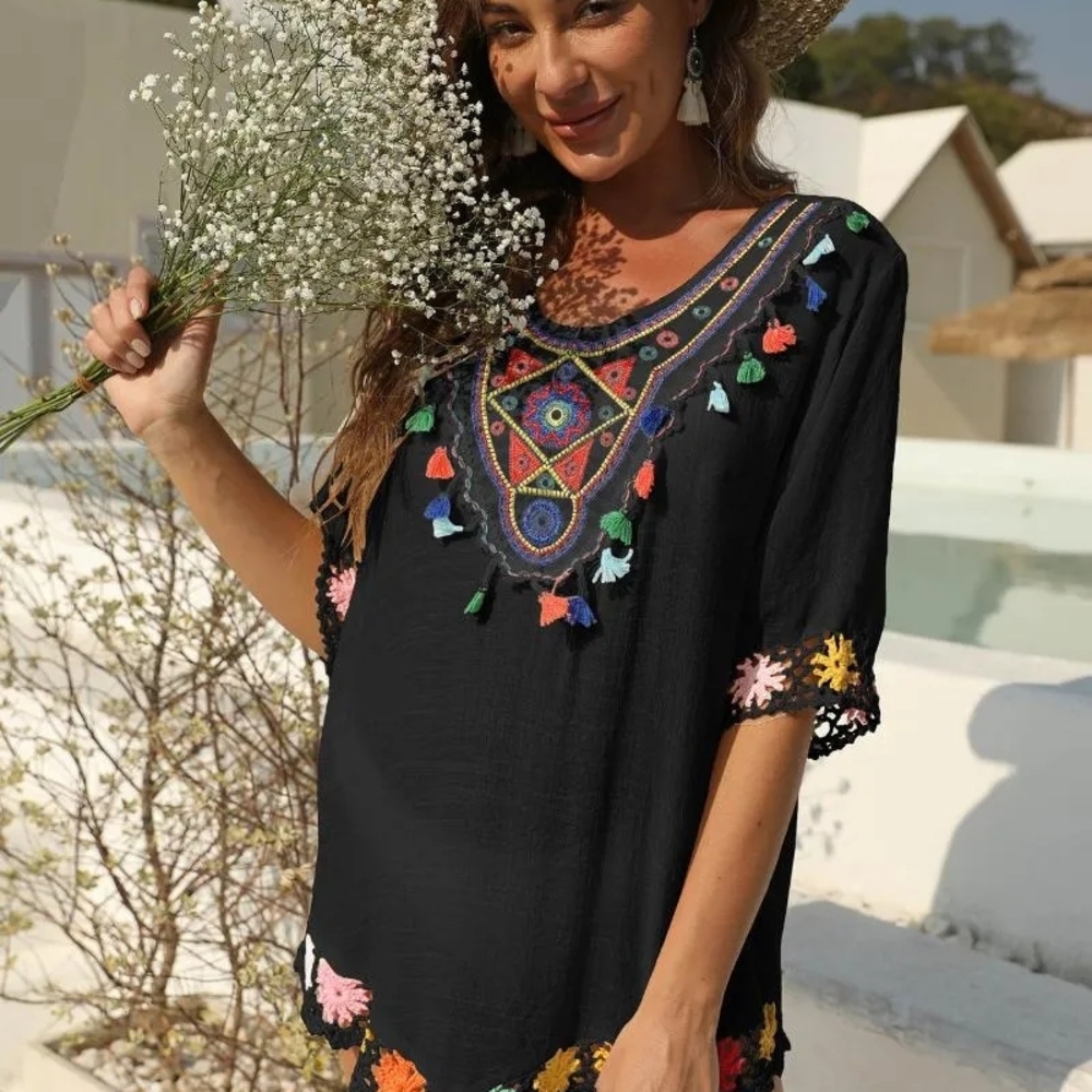 Chic Black Embroidered Tunic